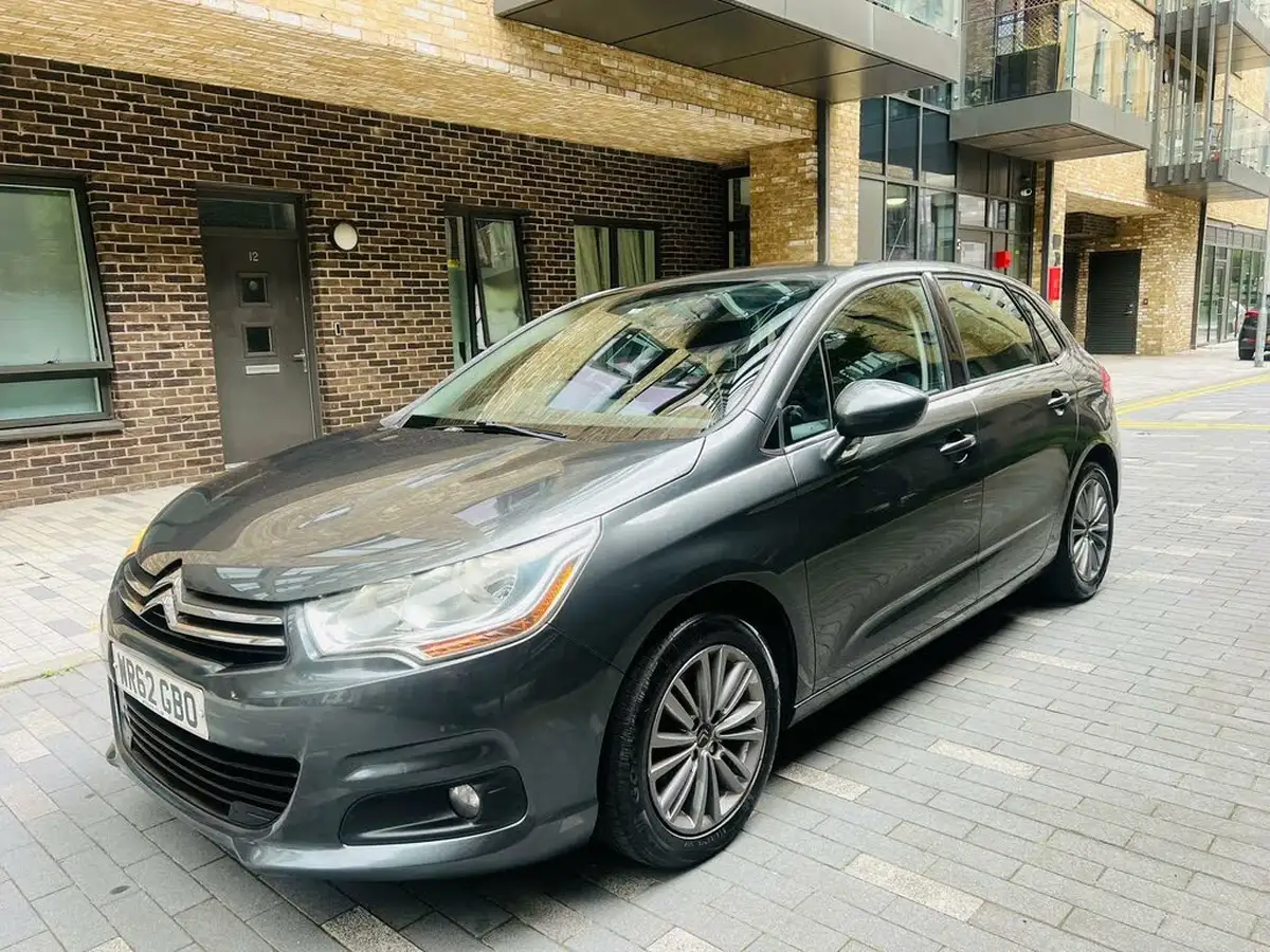 2012-citroen-c4-16-vtr-auto-big-16