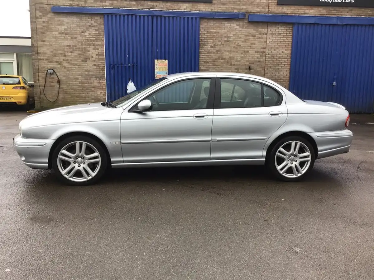 2007-jaguar-x-type-25-sport-saloon-4d-auto-big-3