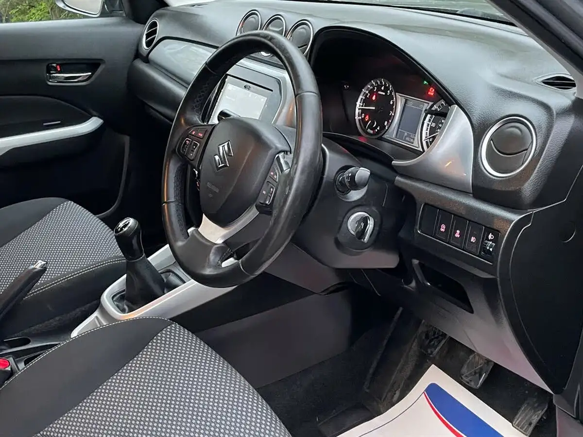 2016-suzuki-vitara-16-sz-t-big-19