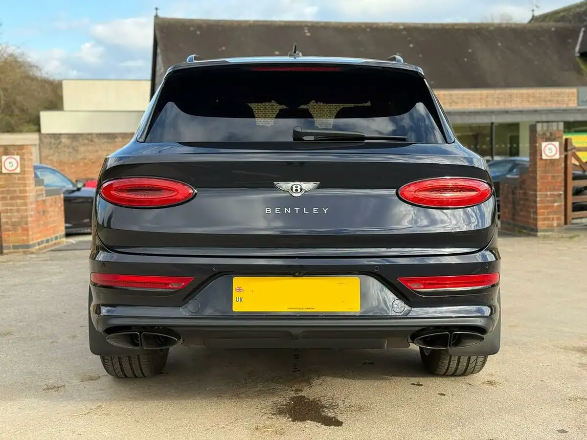 2022-bentley-bentayga-40-v8-big-12