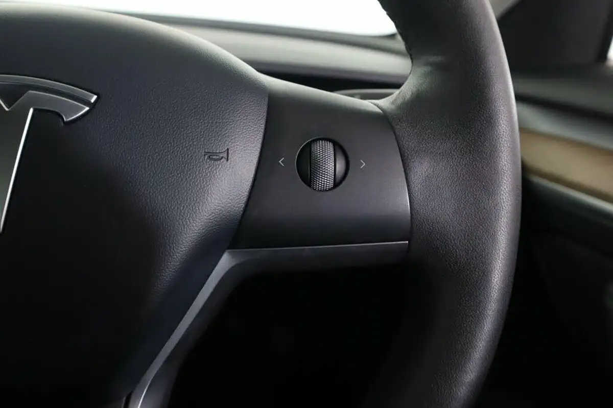 2021-tesla-model-3-e-long-range-4x4-big-14