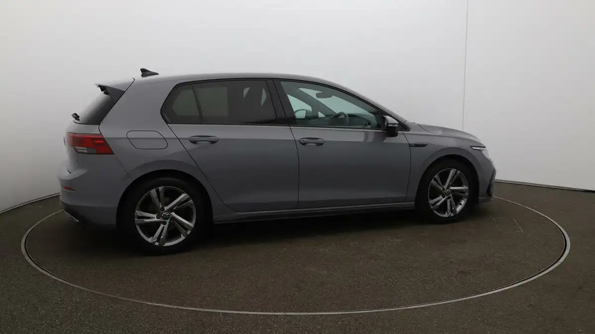 2022-volkswagen-golf-15-tsi-r-line-150ps-hatchback-big-44