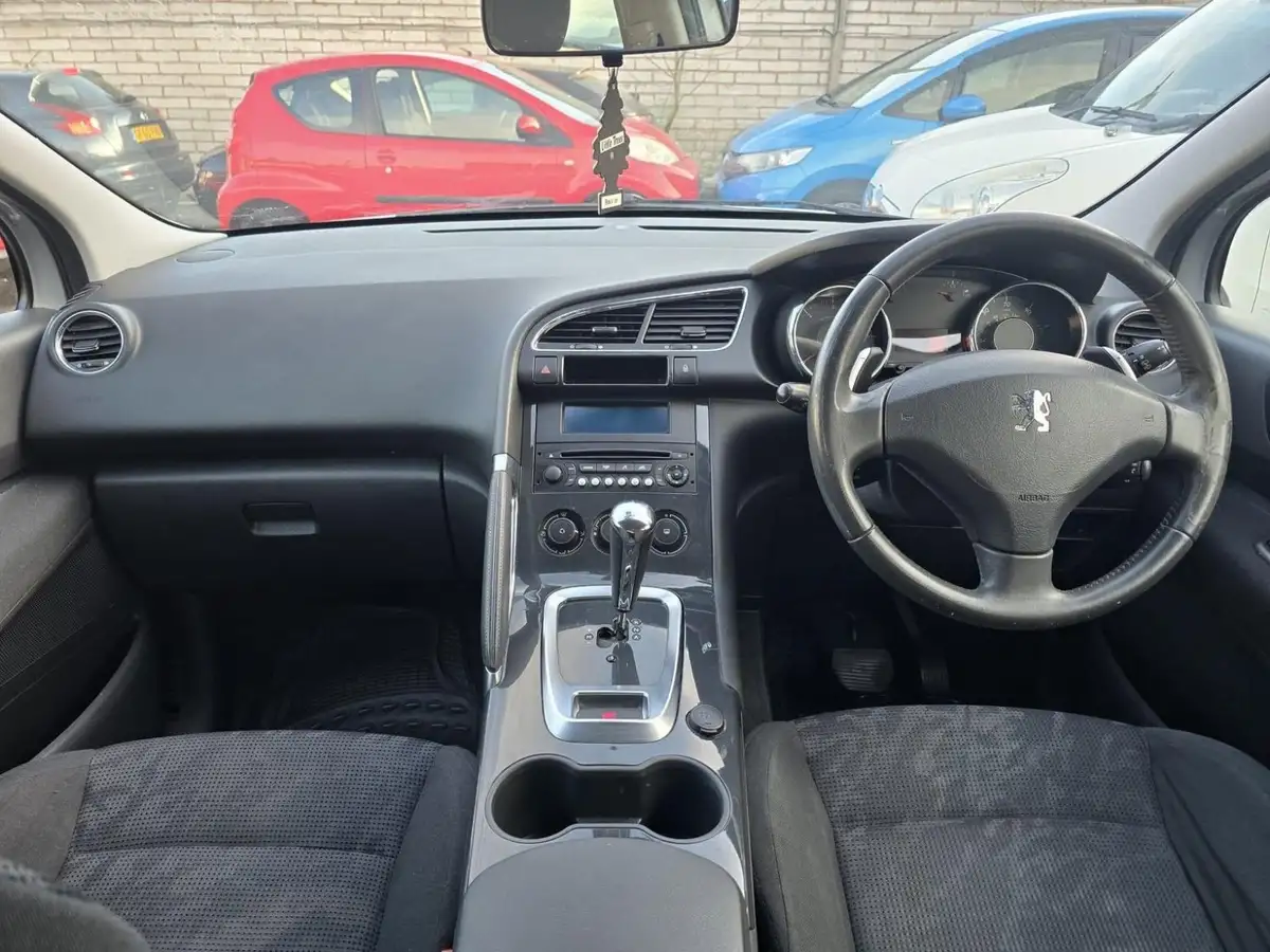 2012-peugeot-3008-crossover-16e-hdi-active-big-13