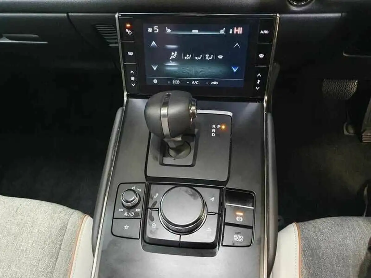 2021-mazda-mx-30-e-sport-lux-big-16