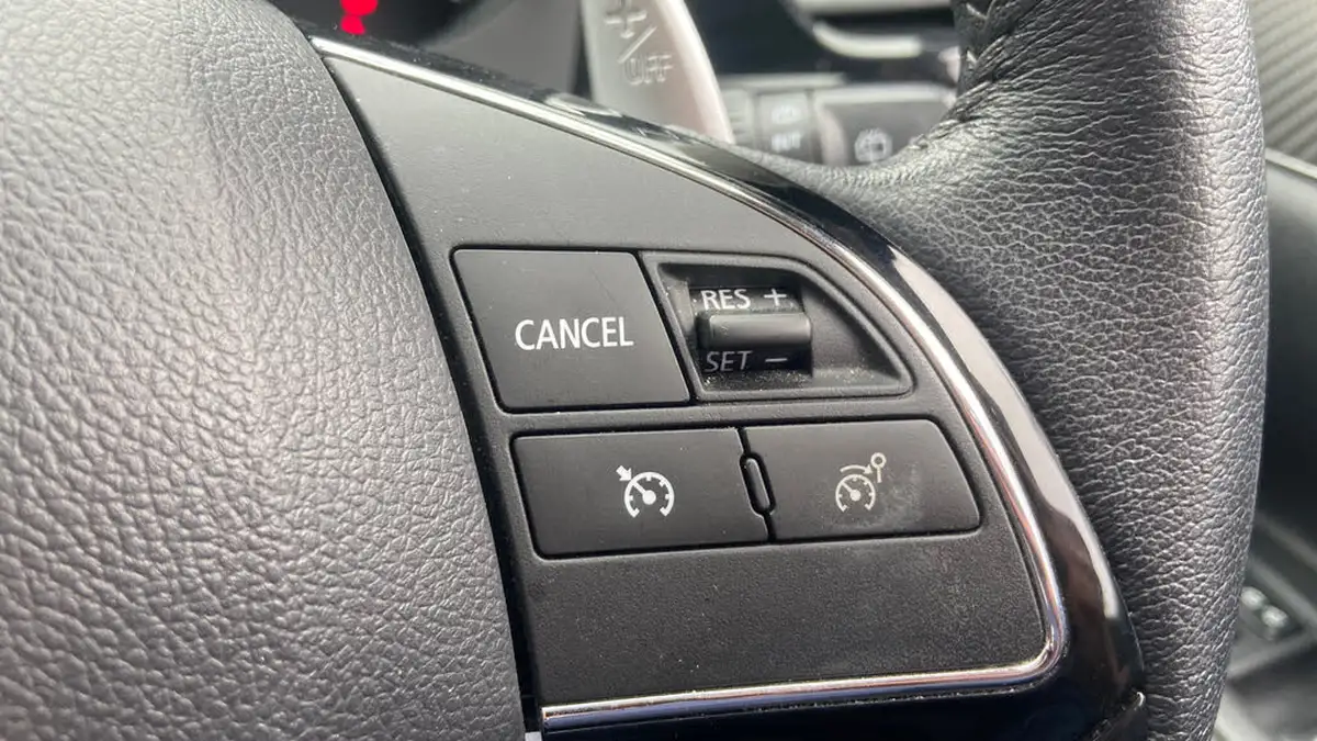 2020-mitsubishi-outlander-20-exceed-big-23