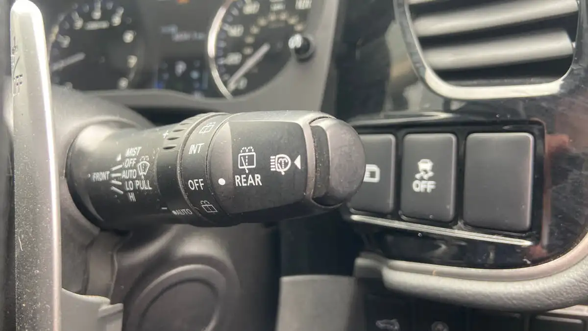 2020-mitsubishi-outlander-20-exceed-big-27