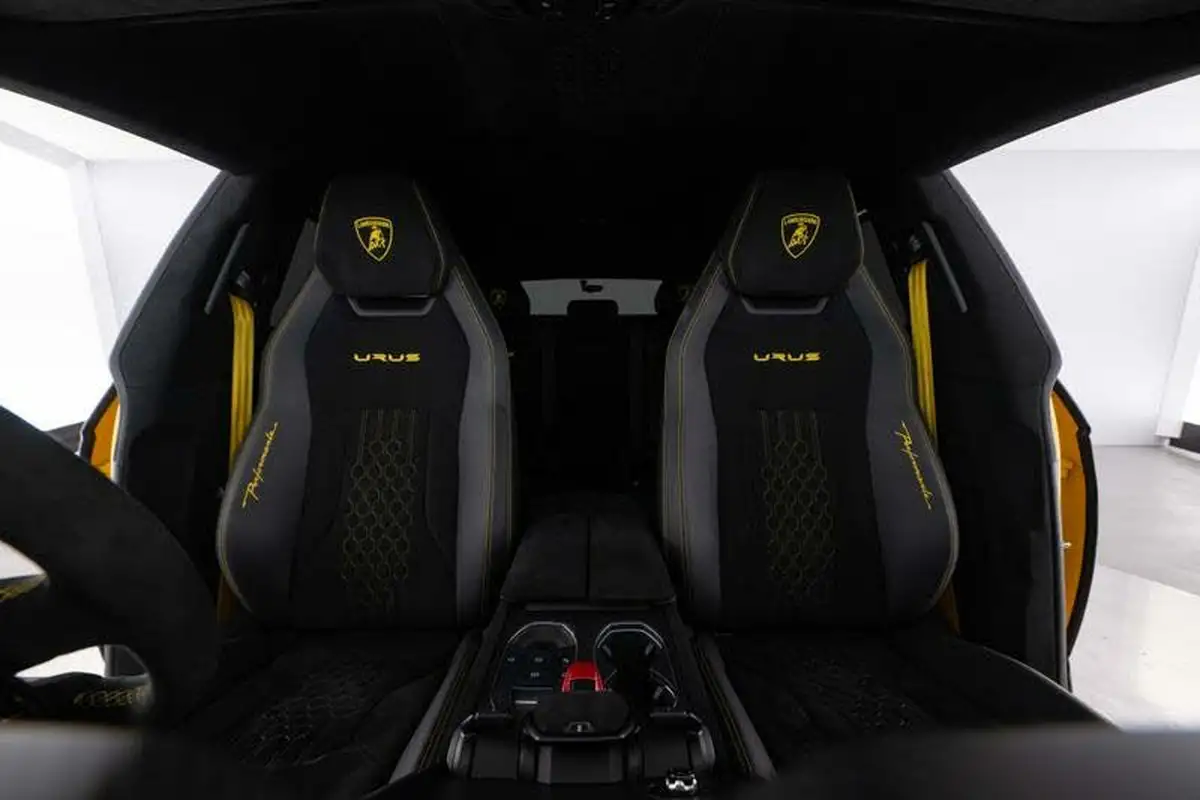 2023-lamborghini-urus-40-no-trim-big-6