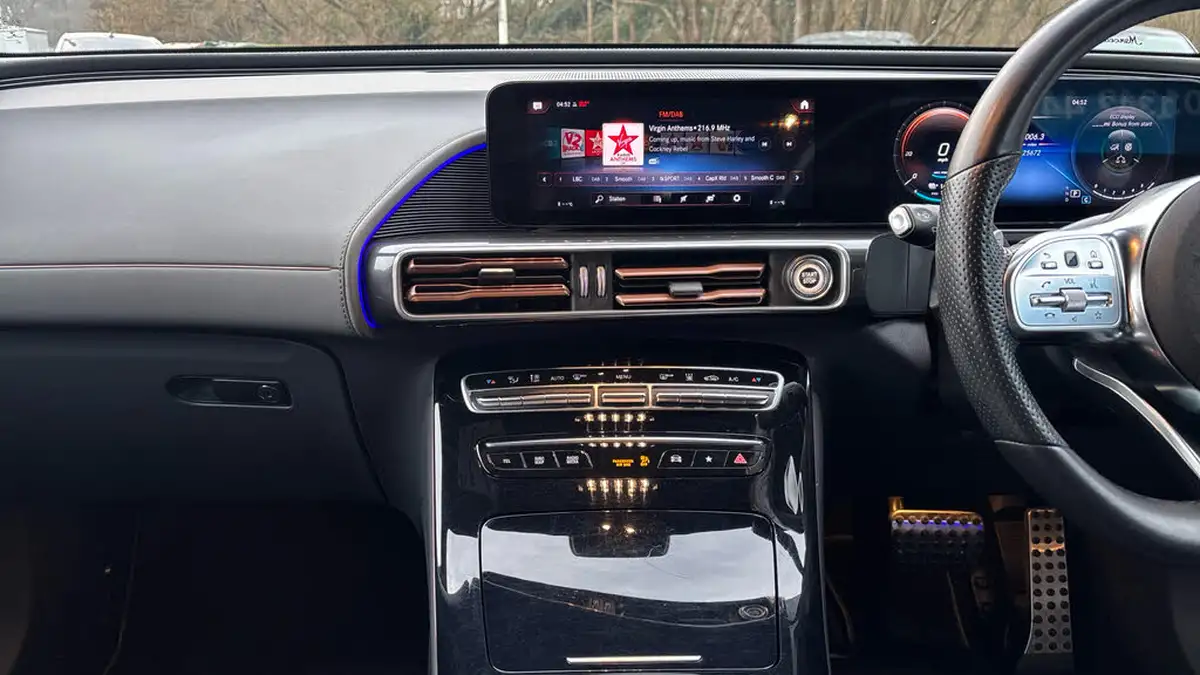 2022-mercedes-benz-eqc-e-eqc-400-amg-line-big-11