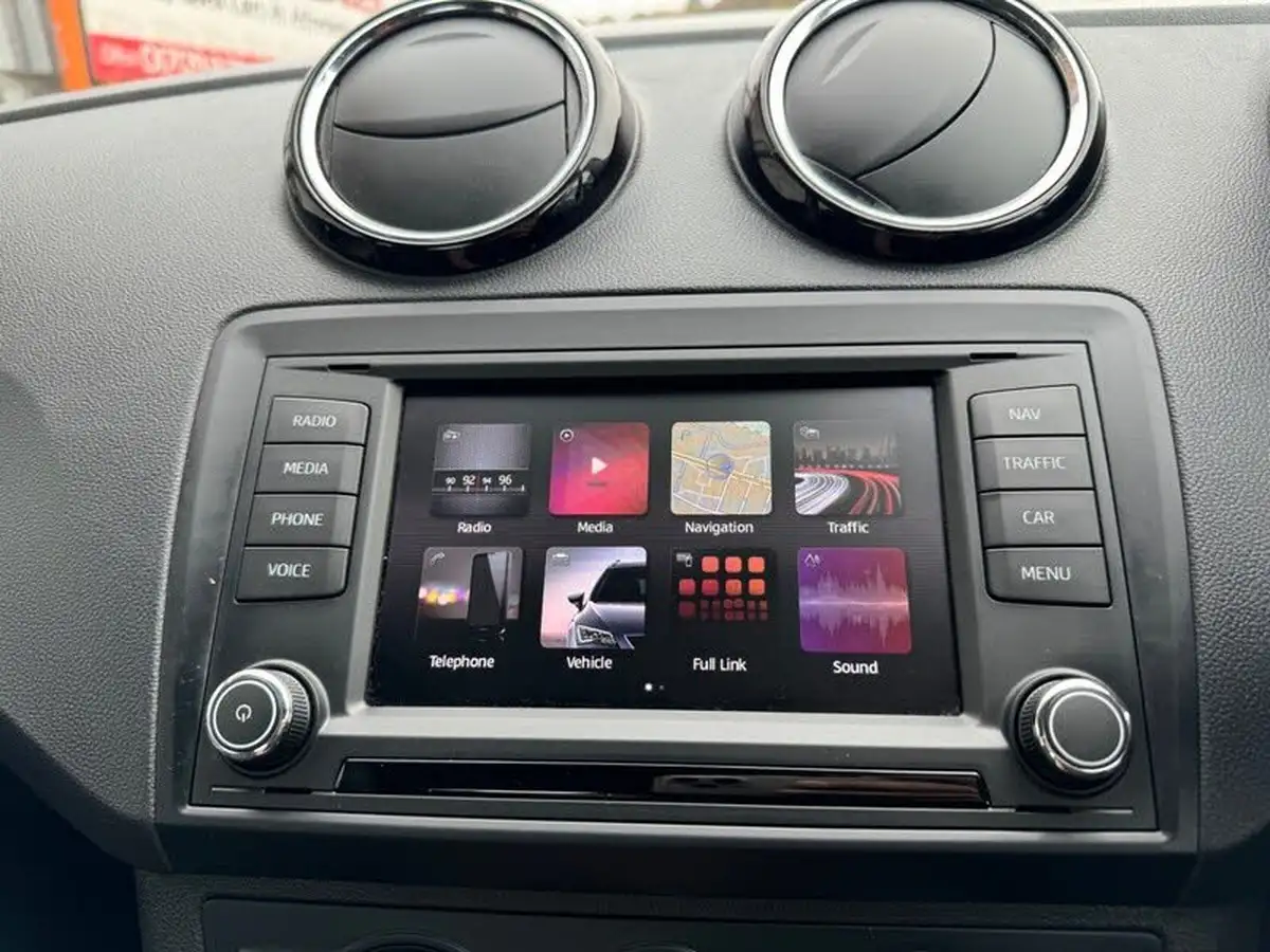 2017-seat-ibiza-10-se-technology-hatchback-5d-big-23