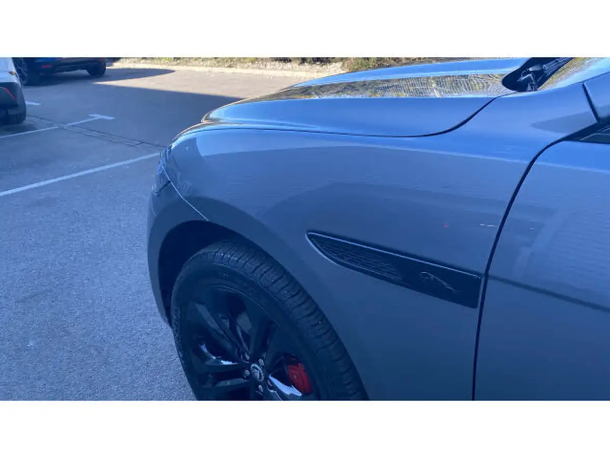 2024-jaguar-f-pace-20-d200-r-dynamic-hse-black-big-19