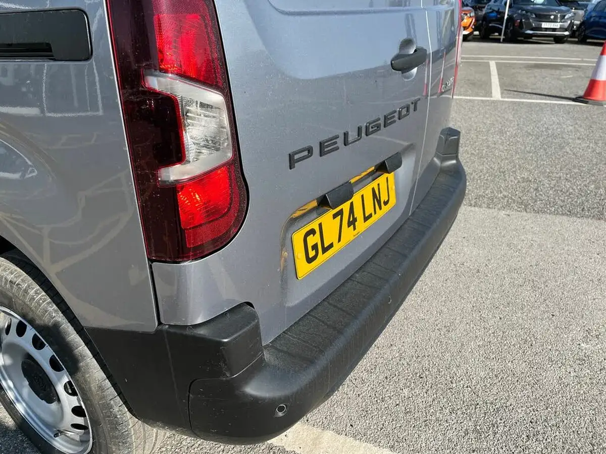 2024-peugeot-partner-15-bluehdi-professional-100pseu6d-big-18