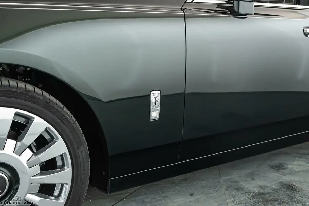 2019-rolls-royce-phantom-67-big-13