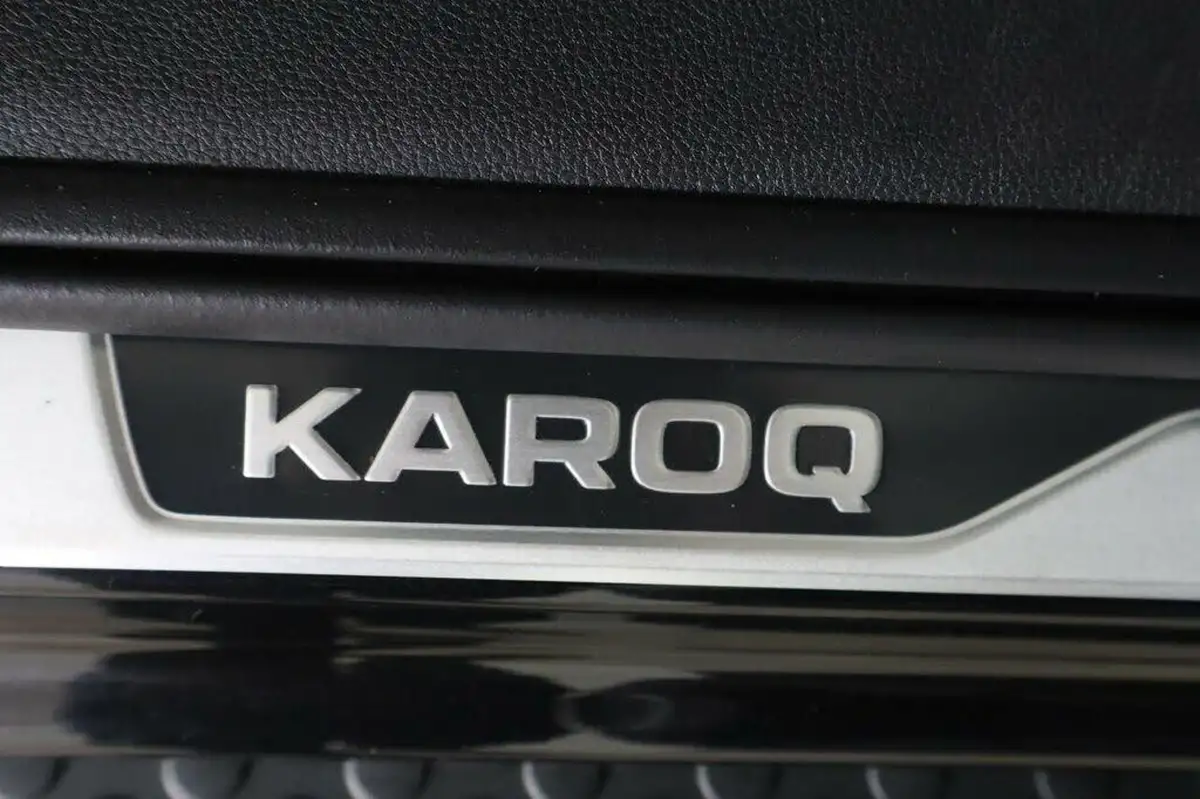 2022-skoda-karoq-15-tsi-sportline-big-30