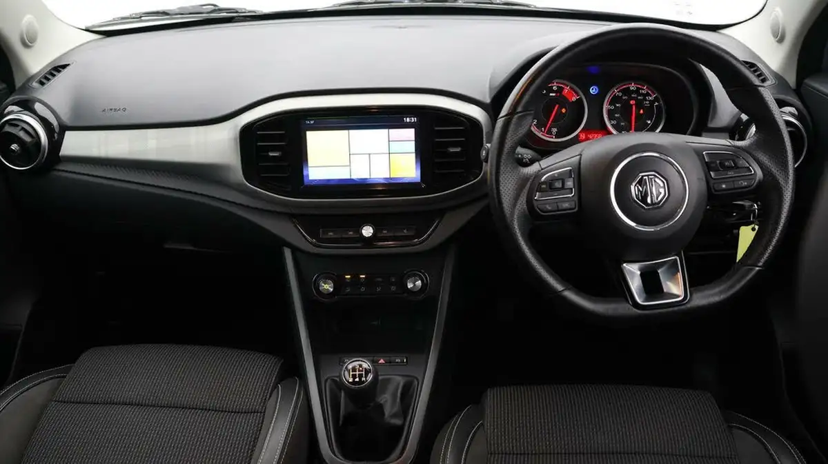 2023-mg-mg3-15-vti-tech-exclusive-nav-big-12