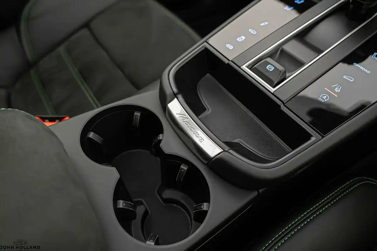 2023-porsche-macan-29-v6-gts-big-41
