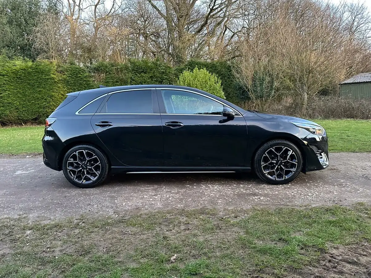 2022-kia-ceed-15-t-gdi-gt-line-big-4