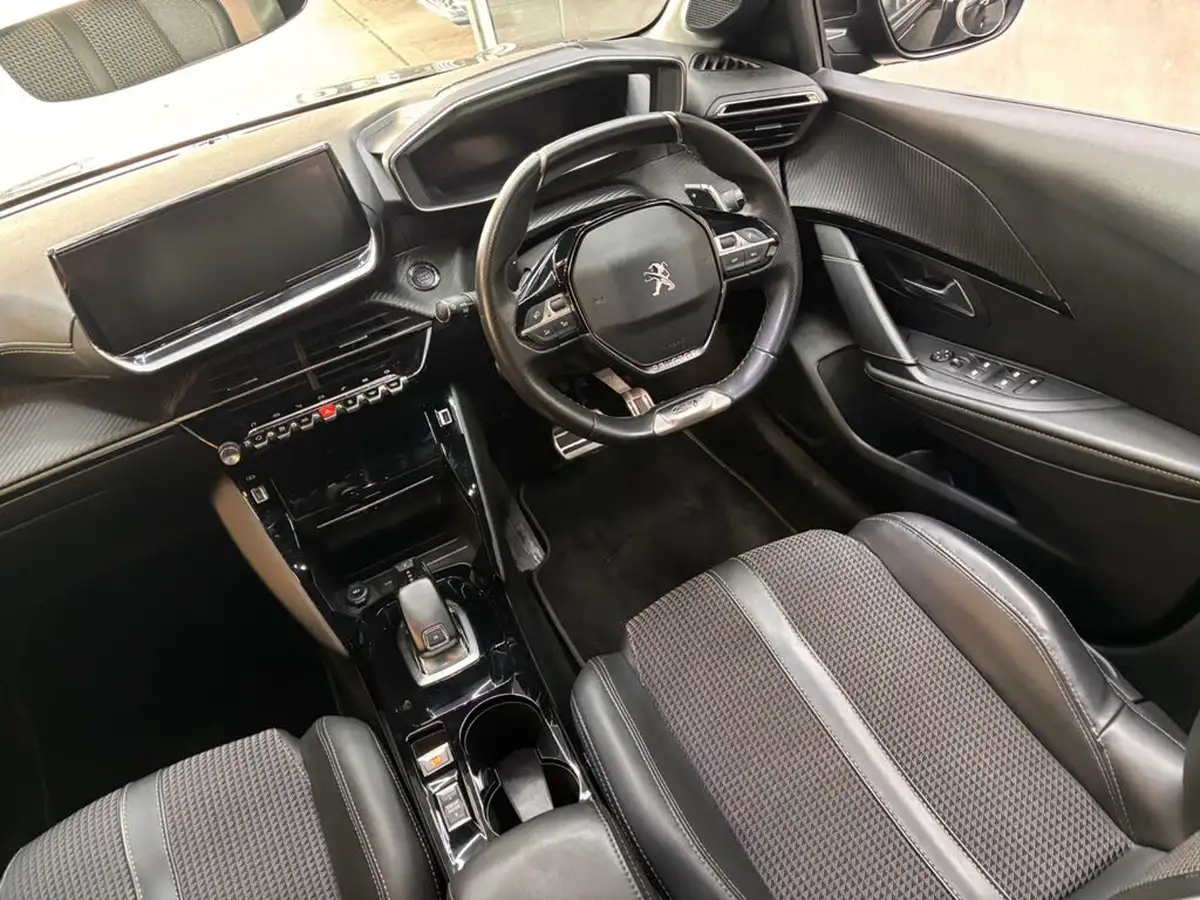 2022-peugeot-208-12-puretech-gt-100bhp-eat8-big-25
