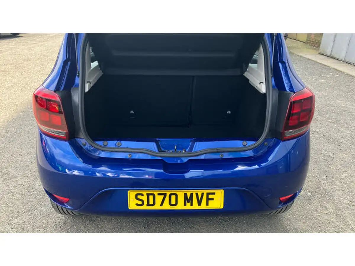 2020-dacia-sandero-10-sce-essential-big-3
