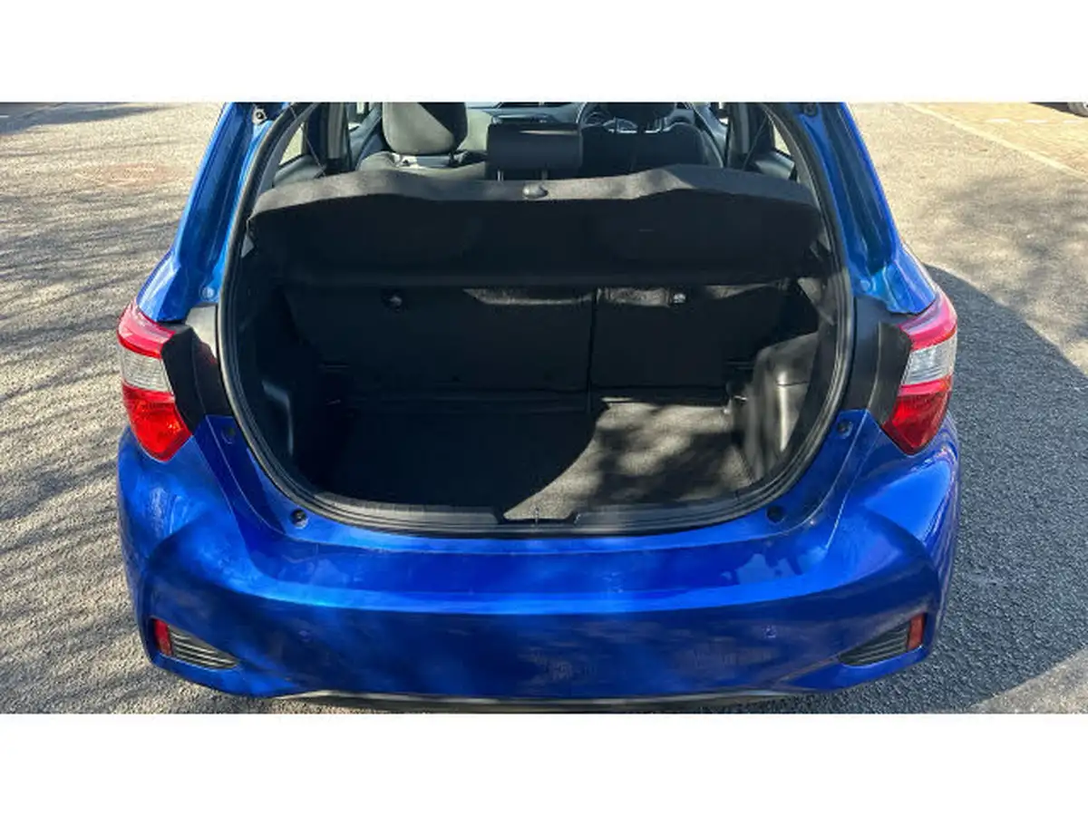 2019-toyota-yaris-15-vvt-i-icon-tech-98bhp-hybrid-1497cc-e-cvt-big-3