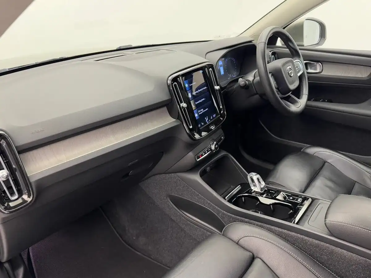 2021-volvo-xc40-20-b4-inscription-pro-194bhp-auto-big-12