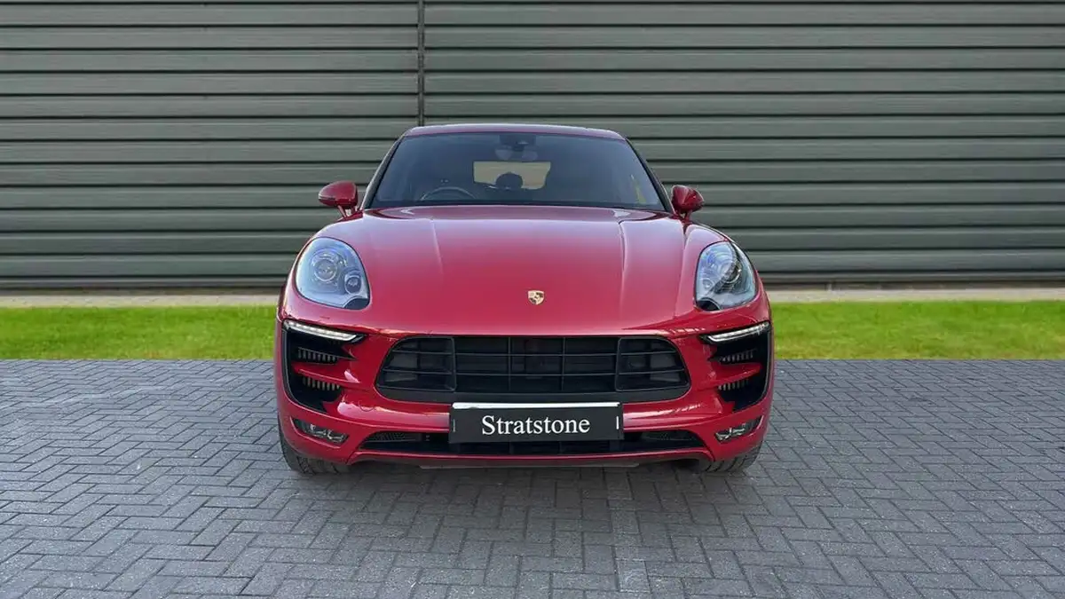 2017-porsche-macan-30-gts-big-5
