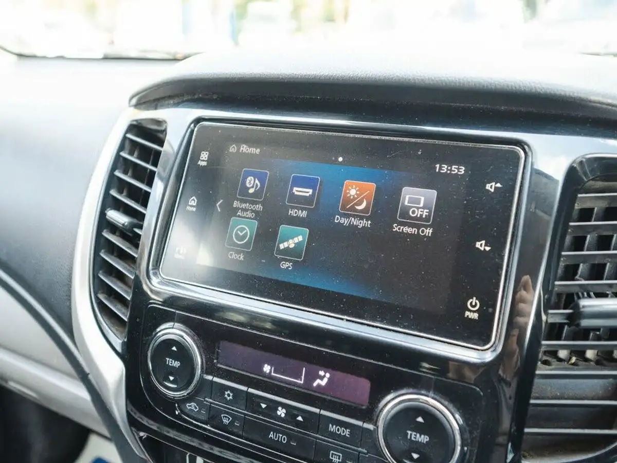 2019-mitsubishi-l200-24di-d-barbarian-eu6b-auto-big-22