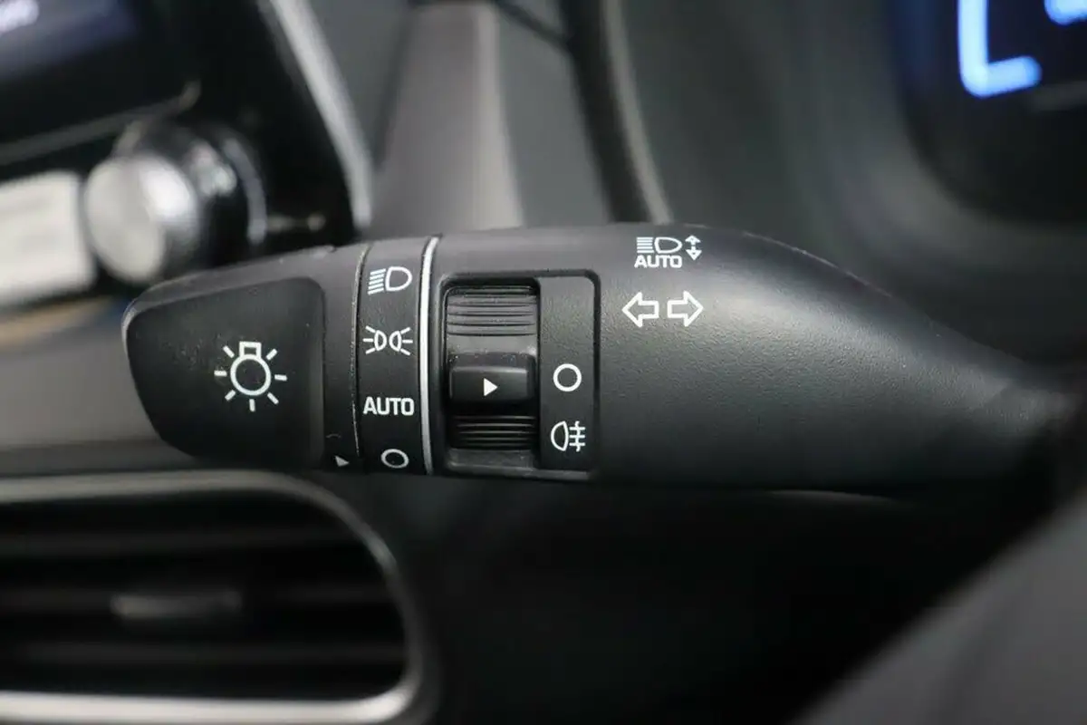 2020-hyundai-kona-e-premium-204ps-big-27