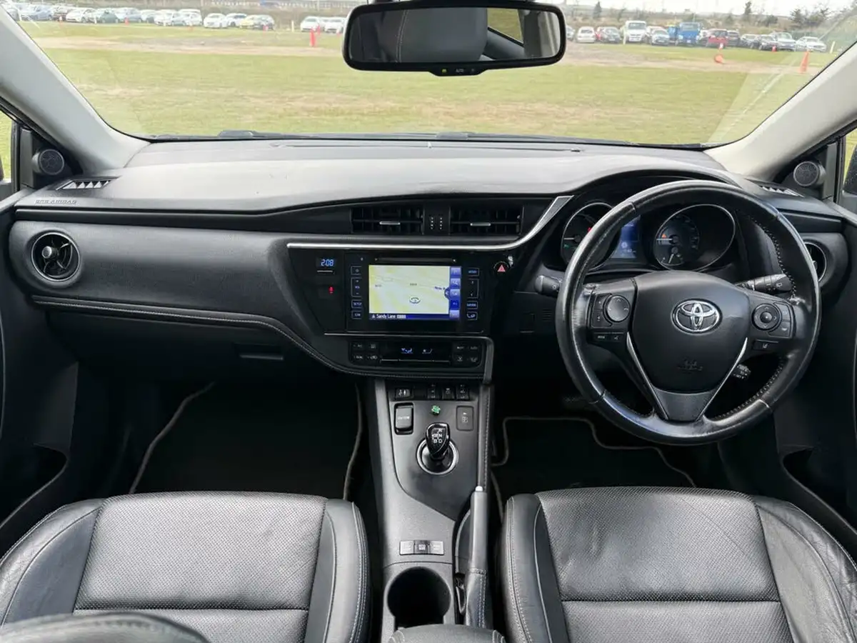 2018-toyota-auris-18-vvt-i-hsd-excel-pan-roof-hatchback-big-21