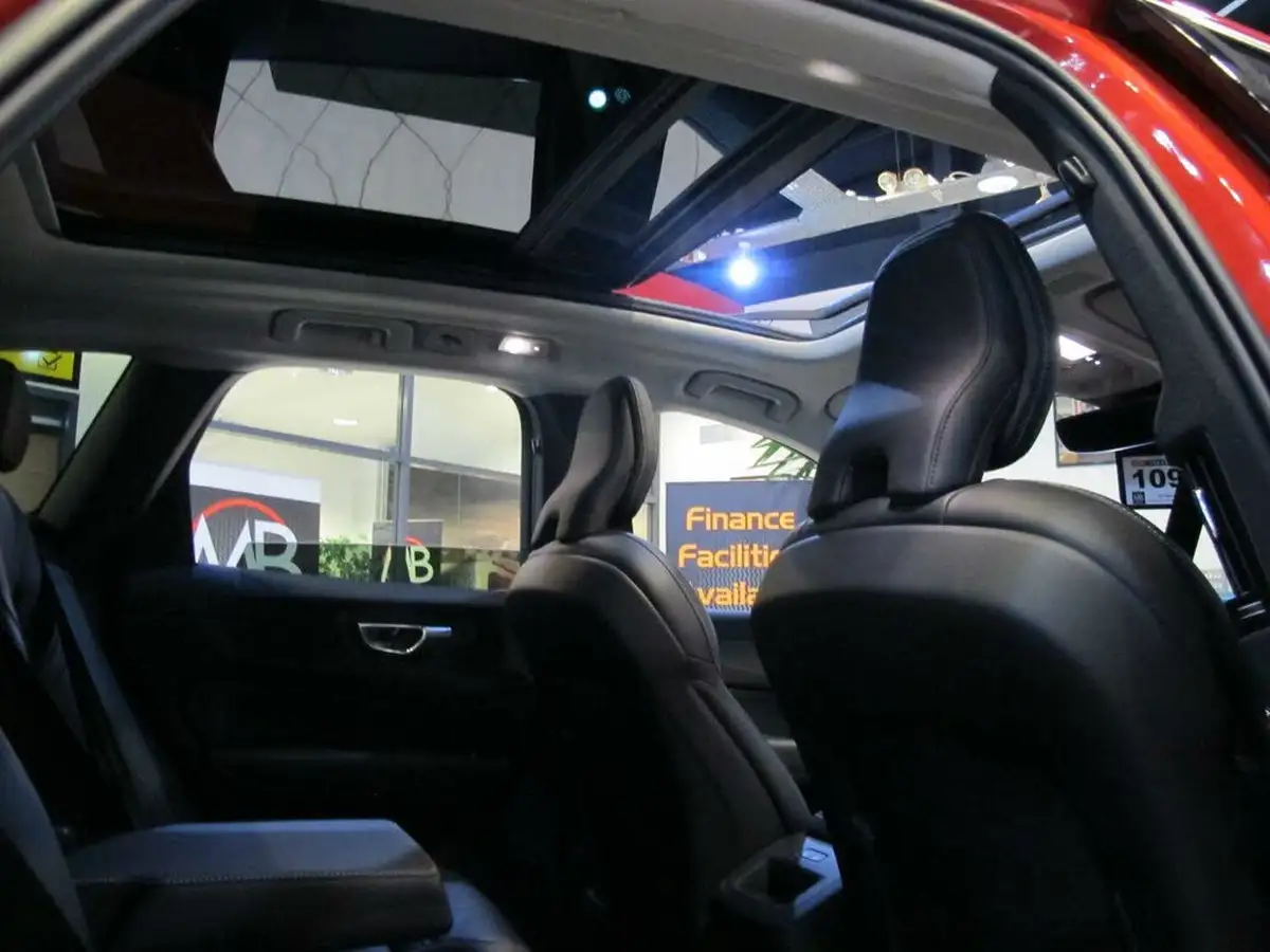 2022-volvo-xc60-20-t6-inscription-350bhp-big-42