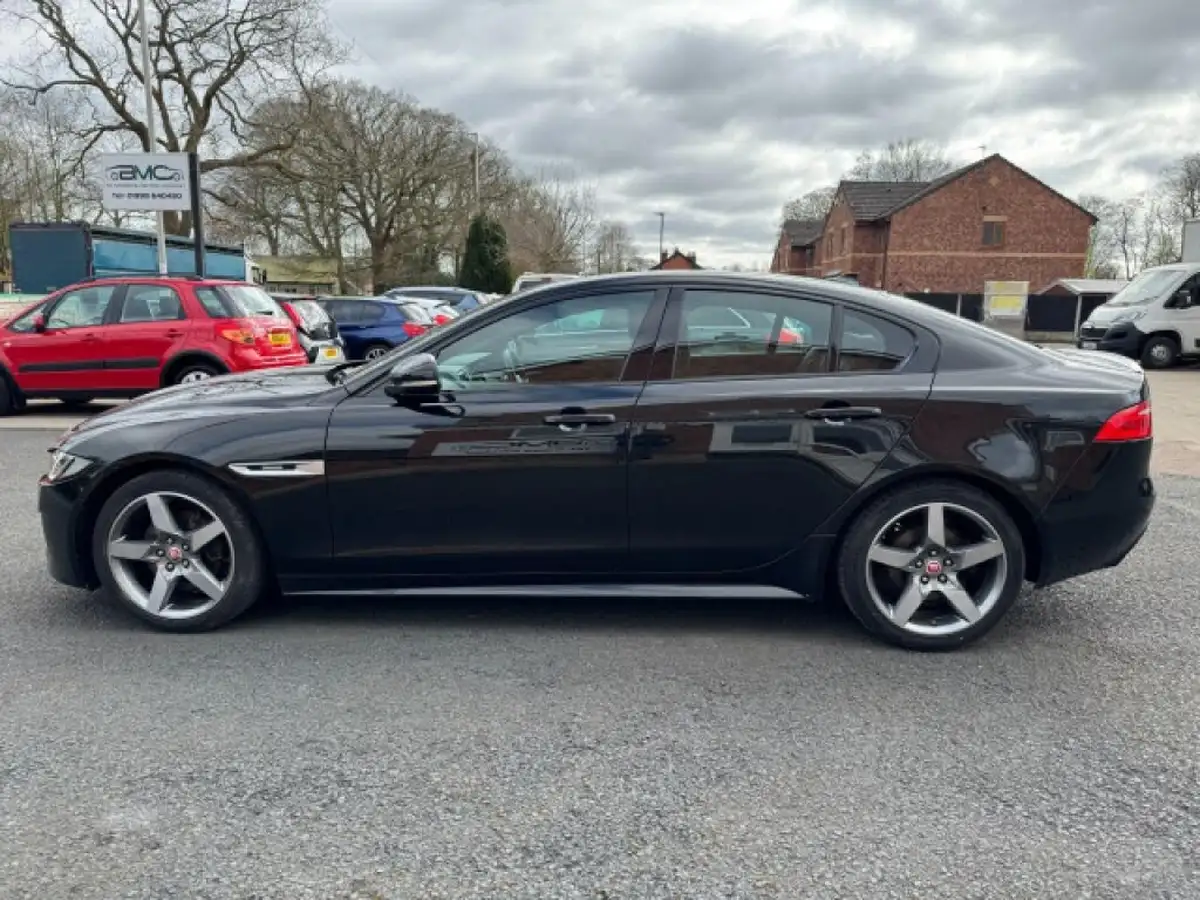 2016-jaguar-xe-20d-r-sport-180ps-big-3