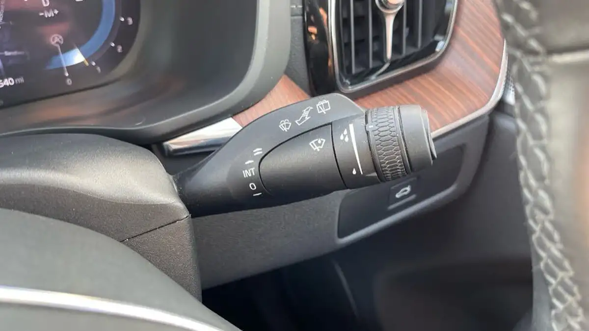 2024-volvo-xc60-20-b5-ultimate-big-42