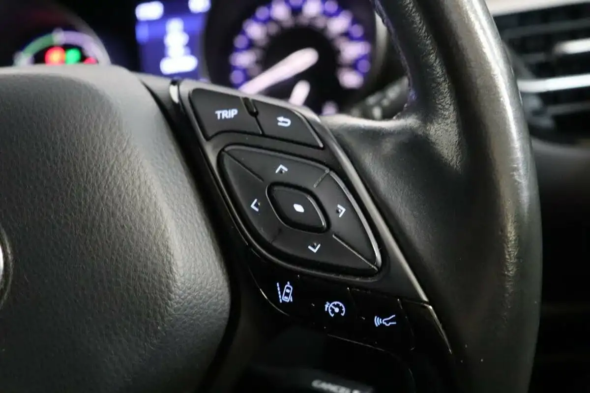2021-toyota-c-hr-18-vvt-i-icon-big-25