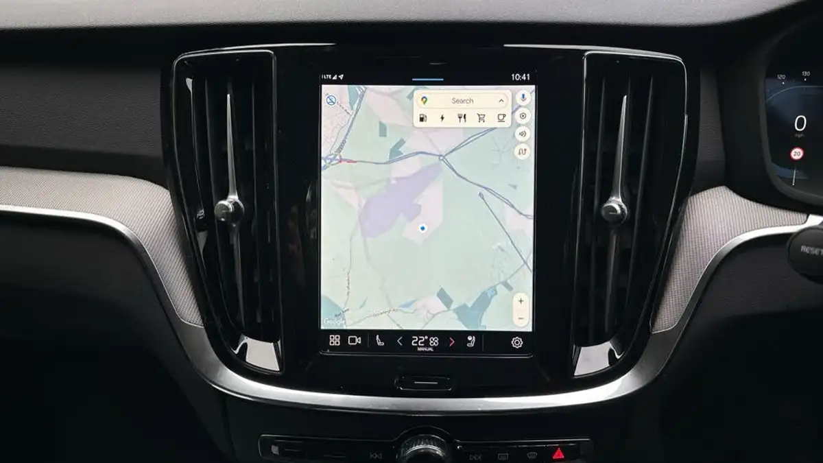 2024-volvo-v60-20-t6-plus-dark-station-wagon-big-47