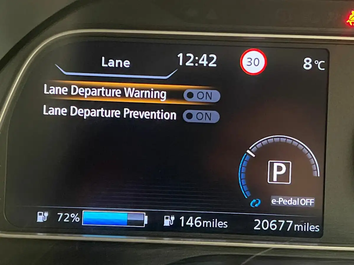 2023-nissan-leaf-e-e-tekna-59kwh-big-18
