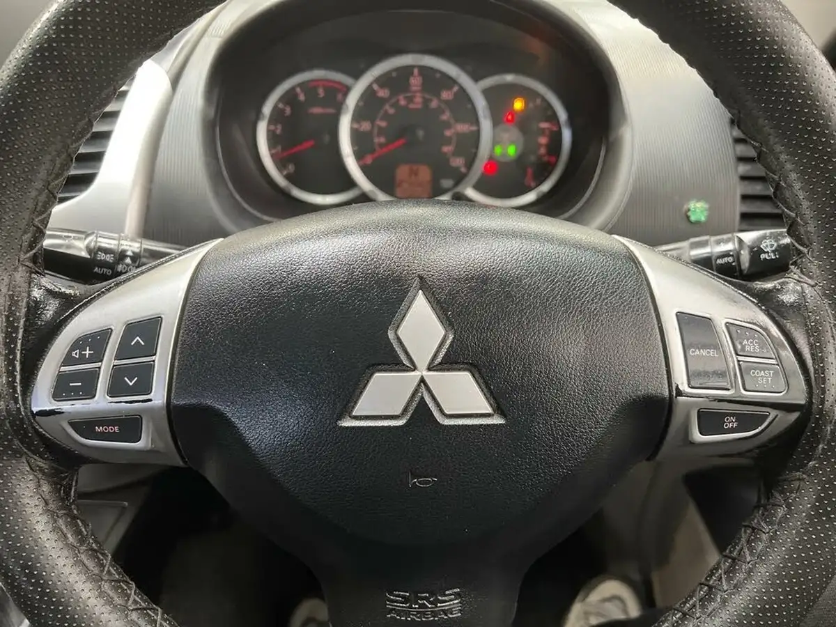 2013-mitsubishi-l200-25td-barbarian-auto-big-26
