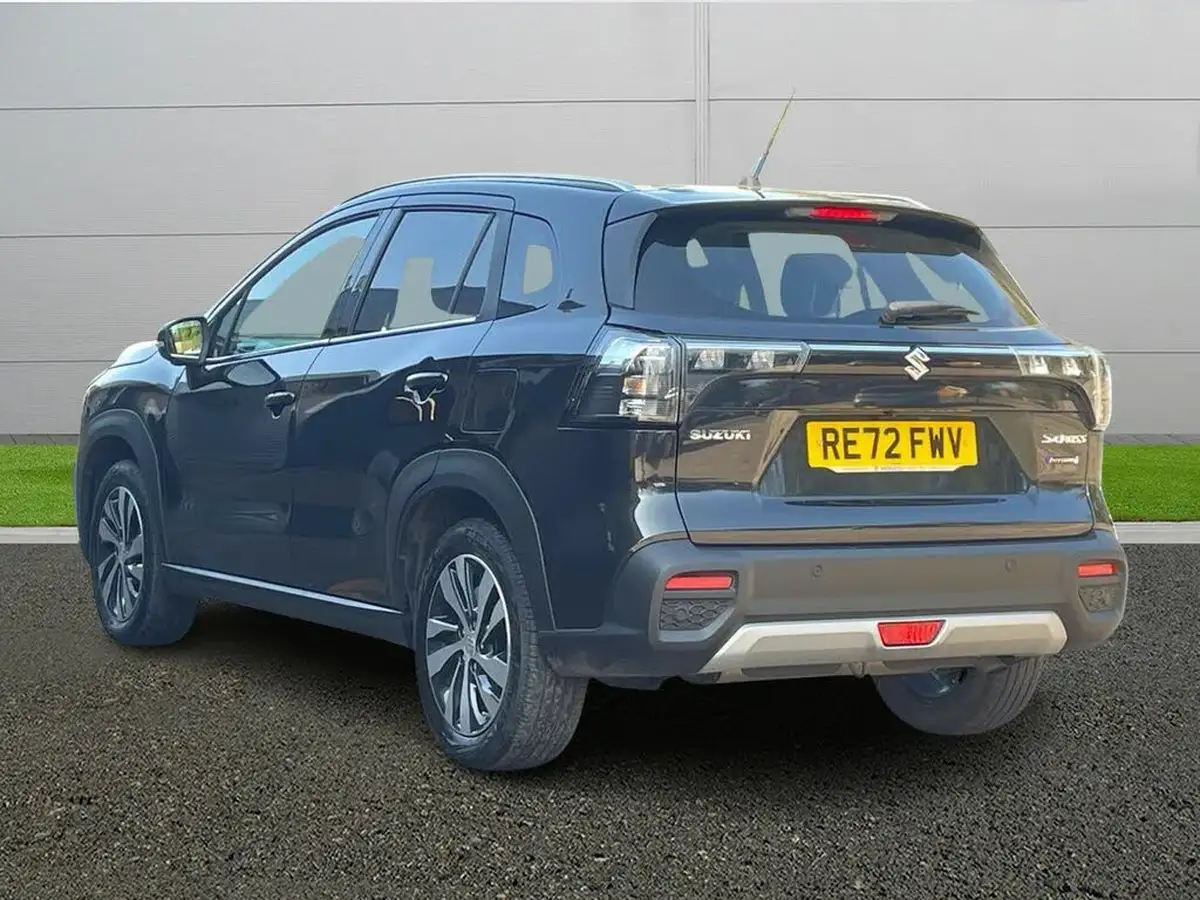 2022-suzuki-s-cross-15-ultra-big-4