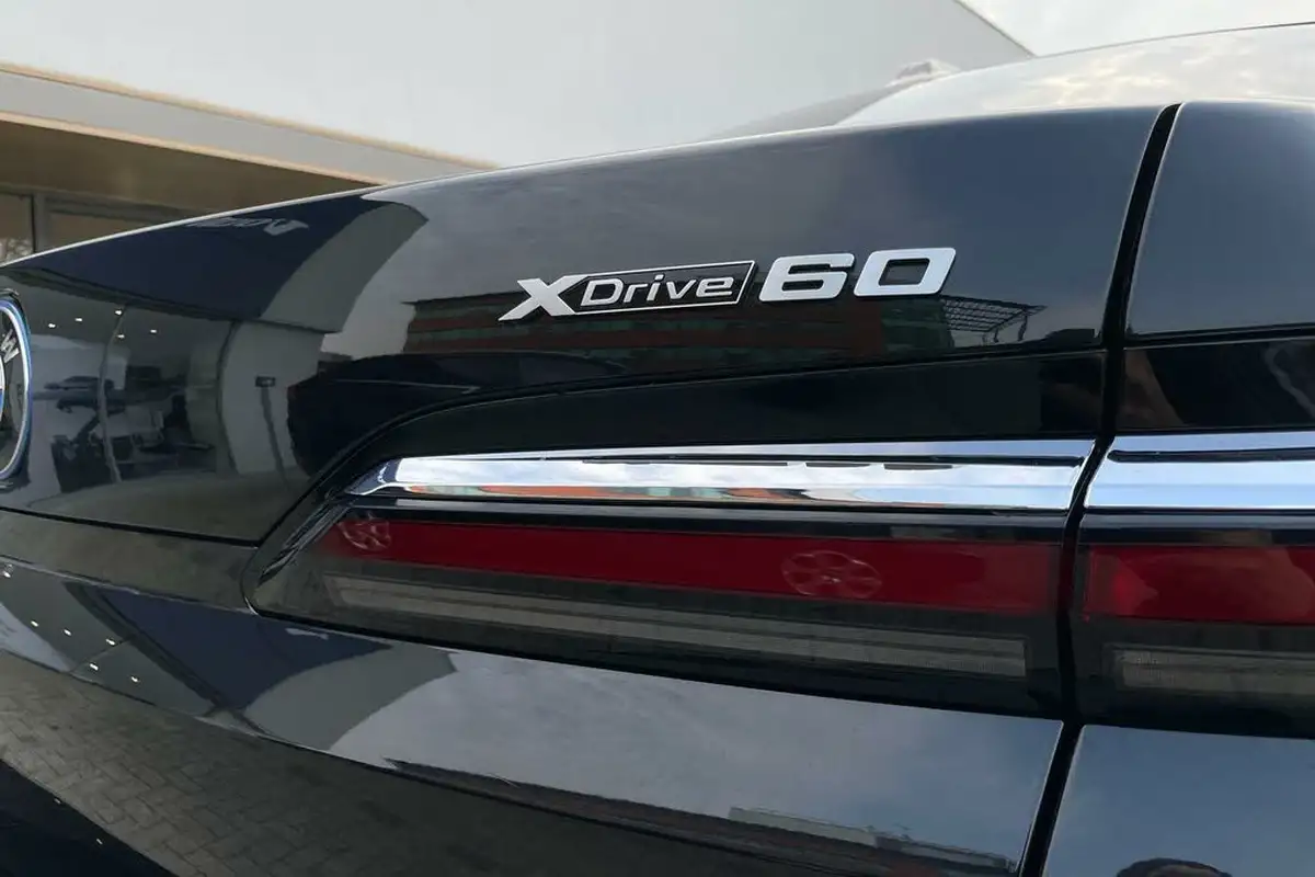 2023-bmw-7-series-e-i7-xdrive60-excellence-big-15
