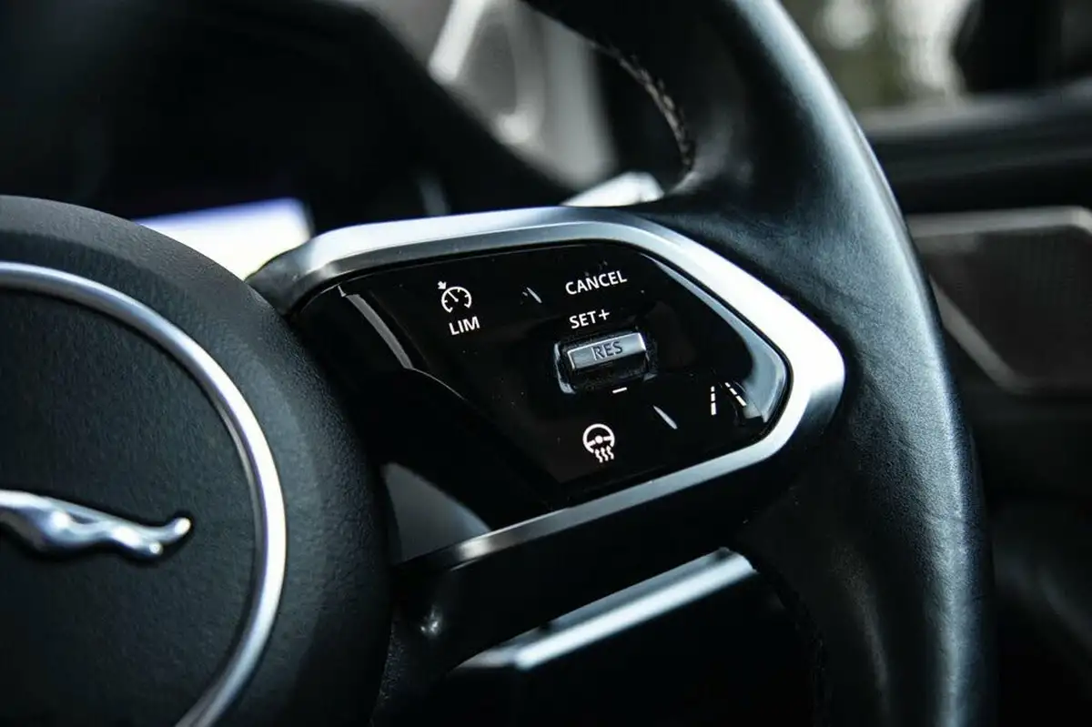 2020-jaguar-i-pace-ev400-s-big-27
