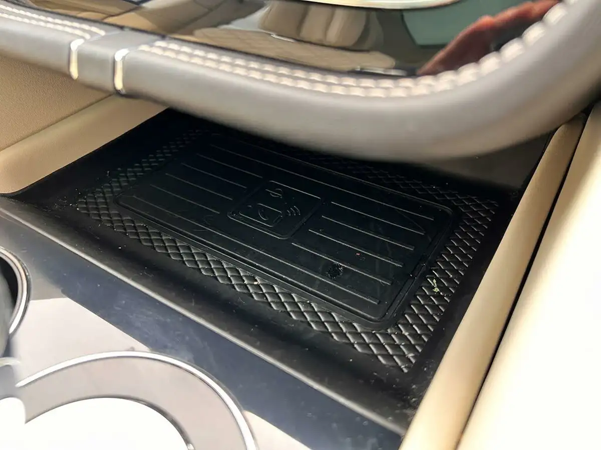 2020-bentley-bentayga-30-hybrid-big-68