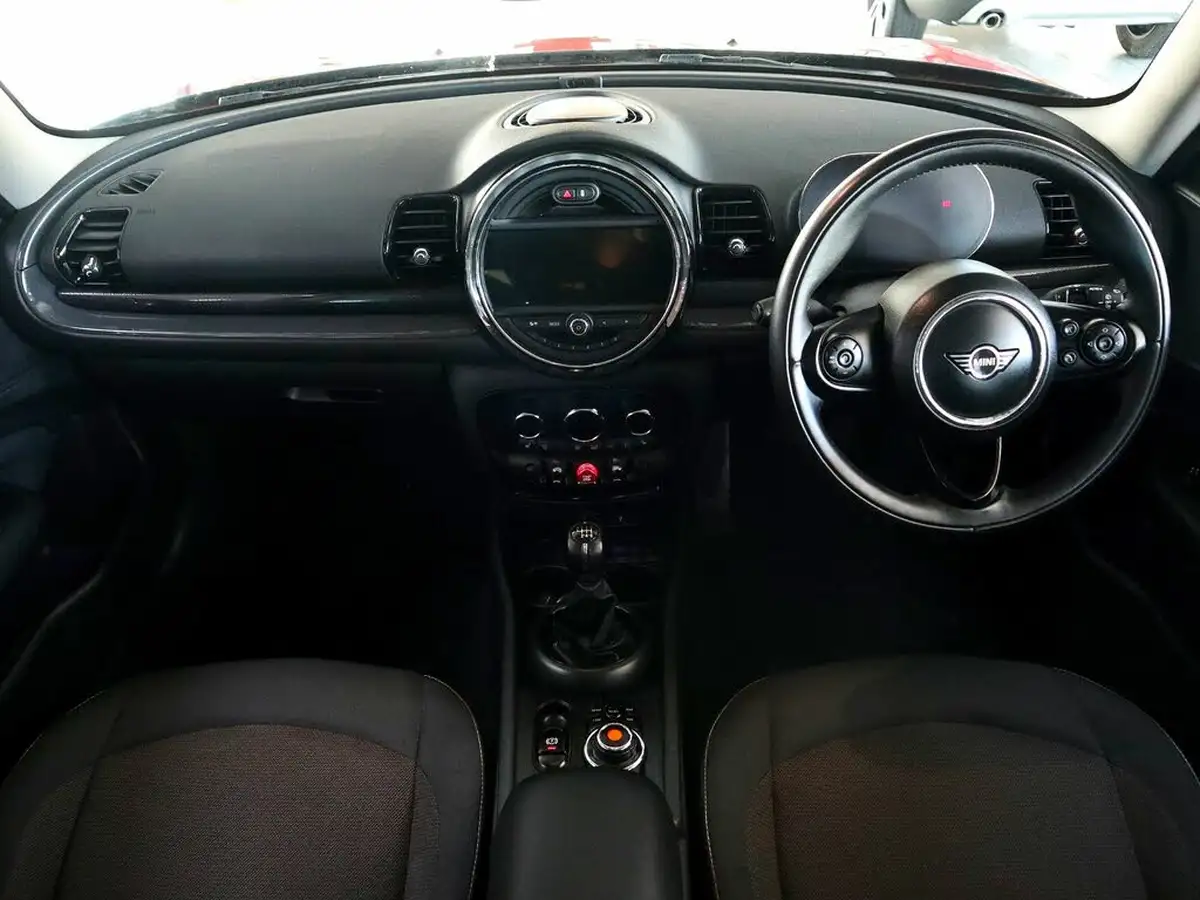 2020-mini-clubman-15-cooper-classic-big-17