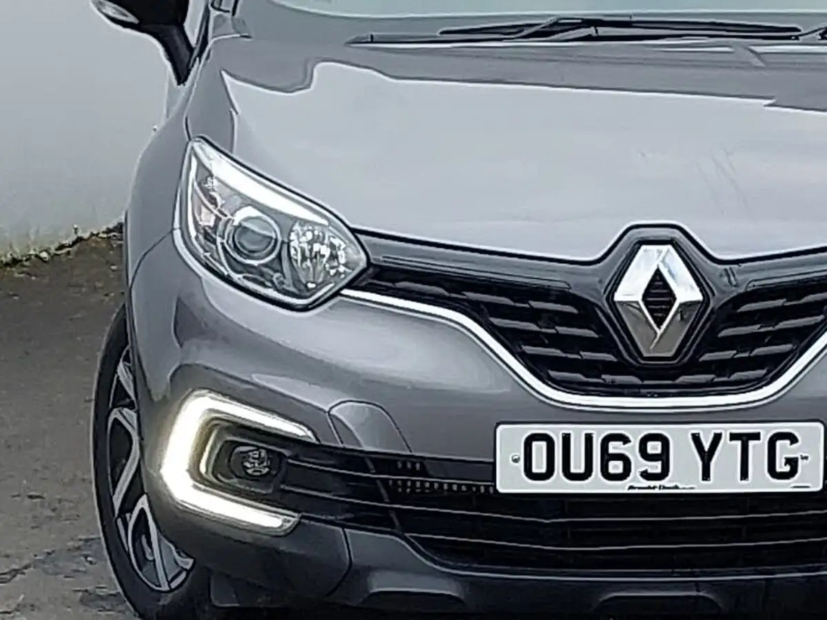 2019-renault-captur-09-tce-iconic-big-13