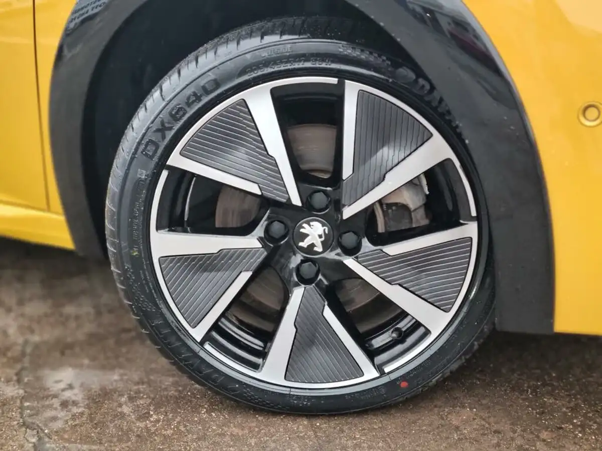 2021-peugeot-208-e-gt-50kwh-big-1