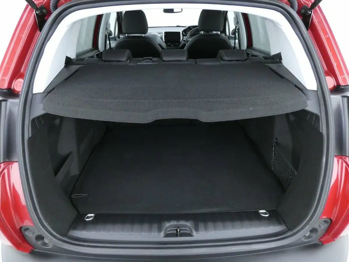 2019-peugeot-2008-suv-12-puretech-allure-premium-130bhp-big-22