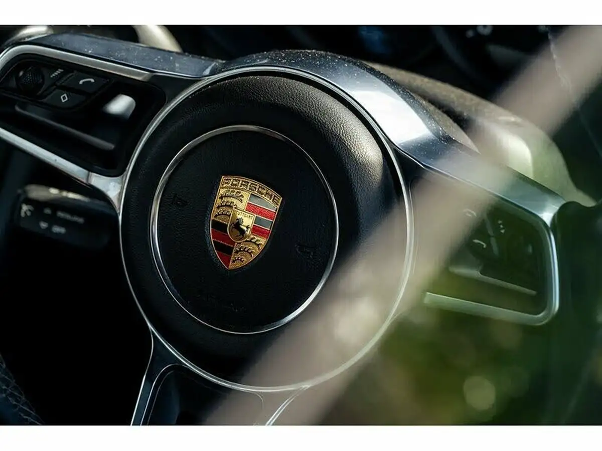 2016-porsche-cayman-718-20-big-28