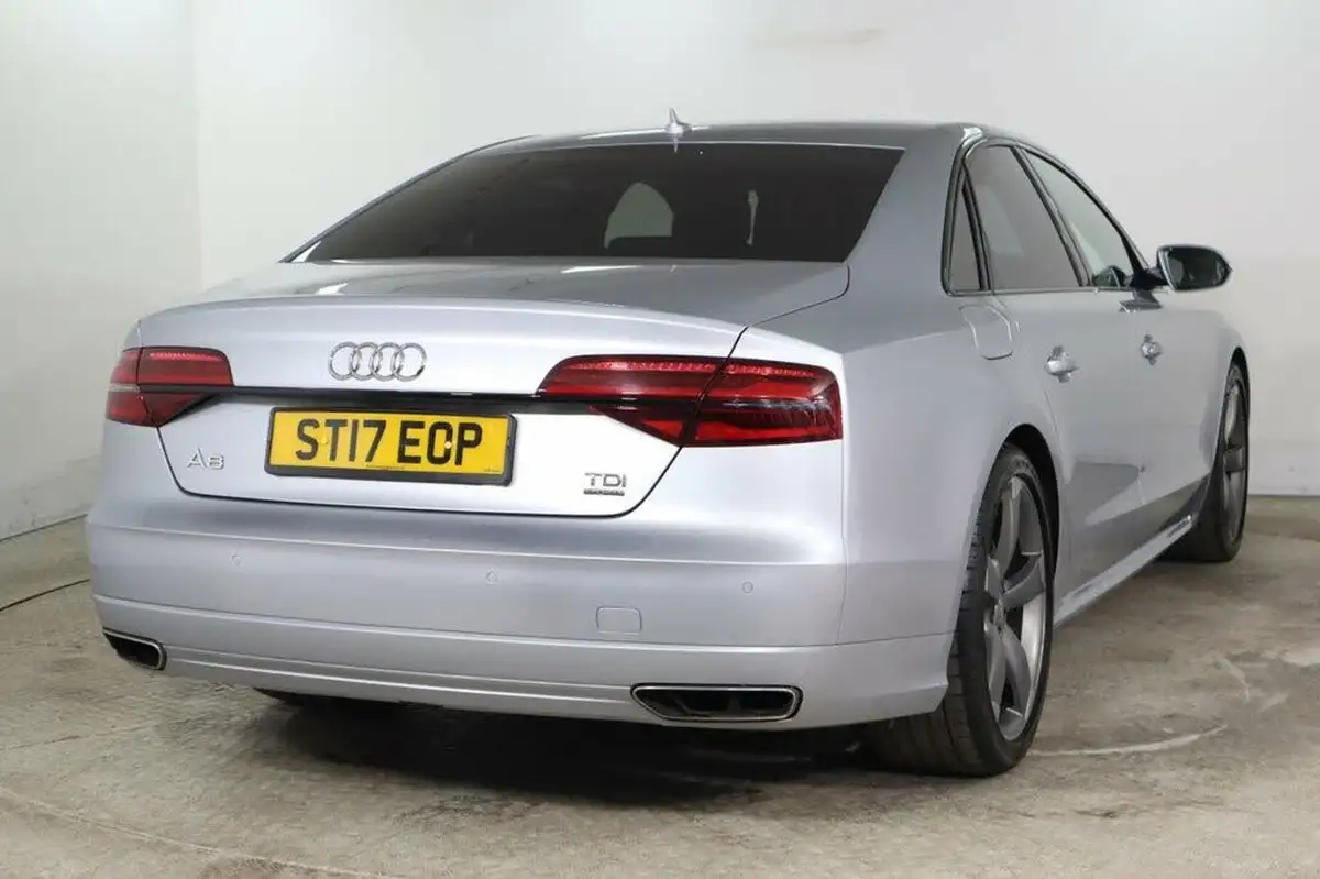 2017-audi-a8-30tdi-quattro-black-edition-big-3