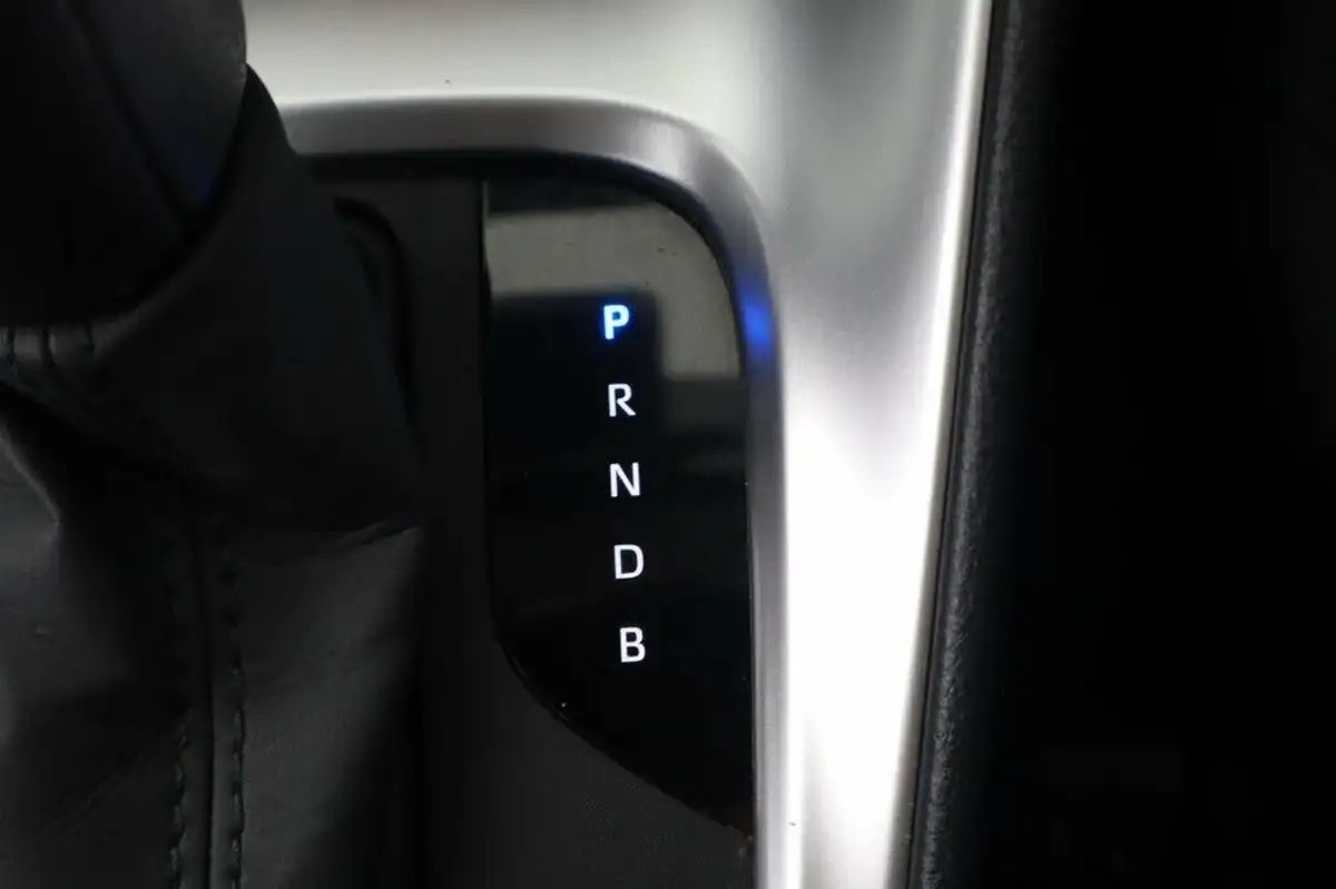 2022-toyota-yaris-15-vvt-i-icon-big-17