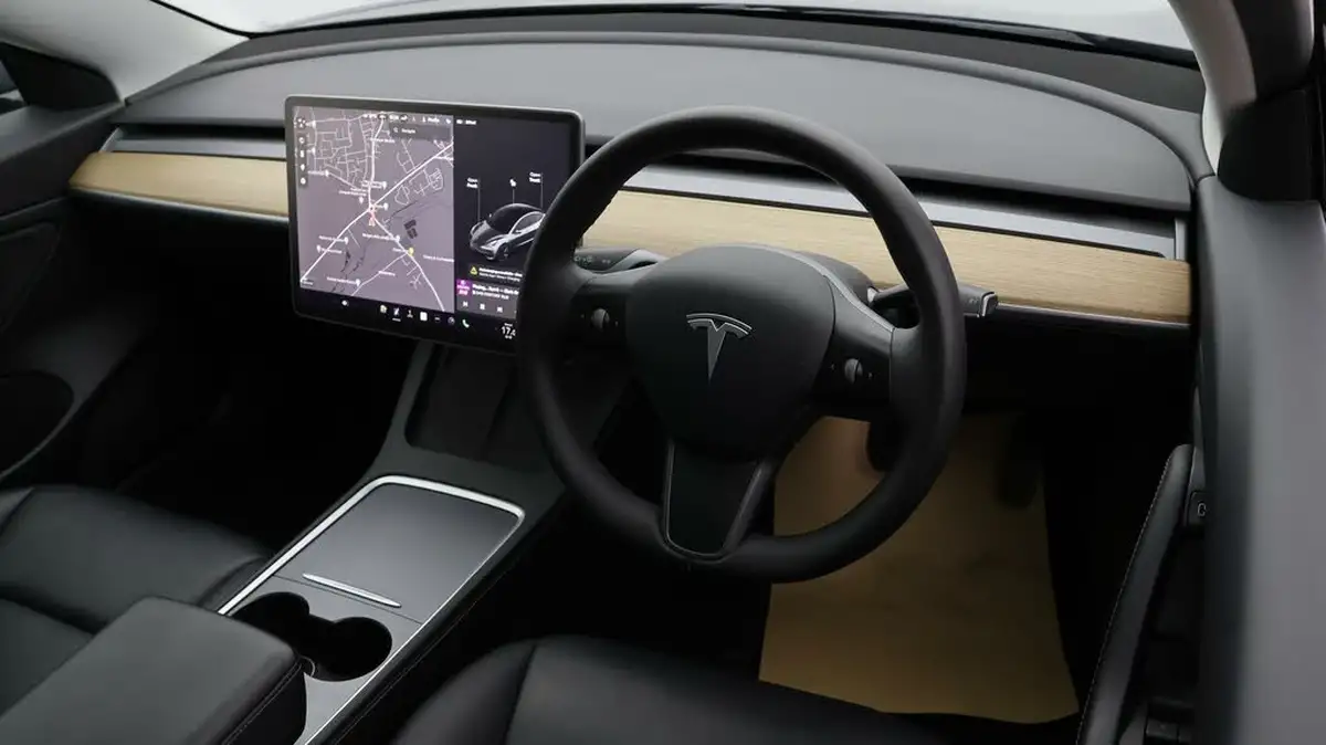 2020-tesla-model-3-e-long-range-big-8