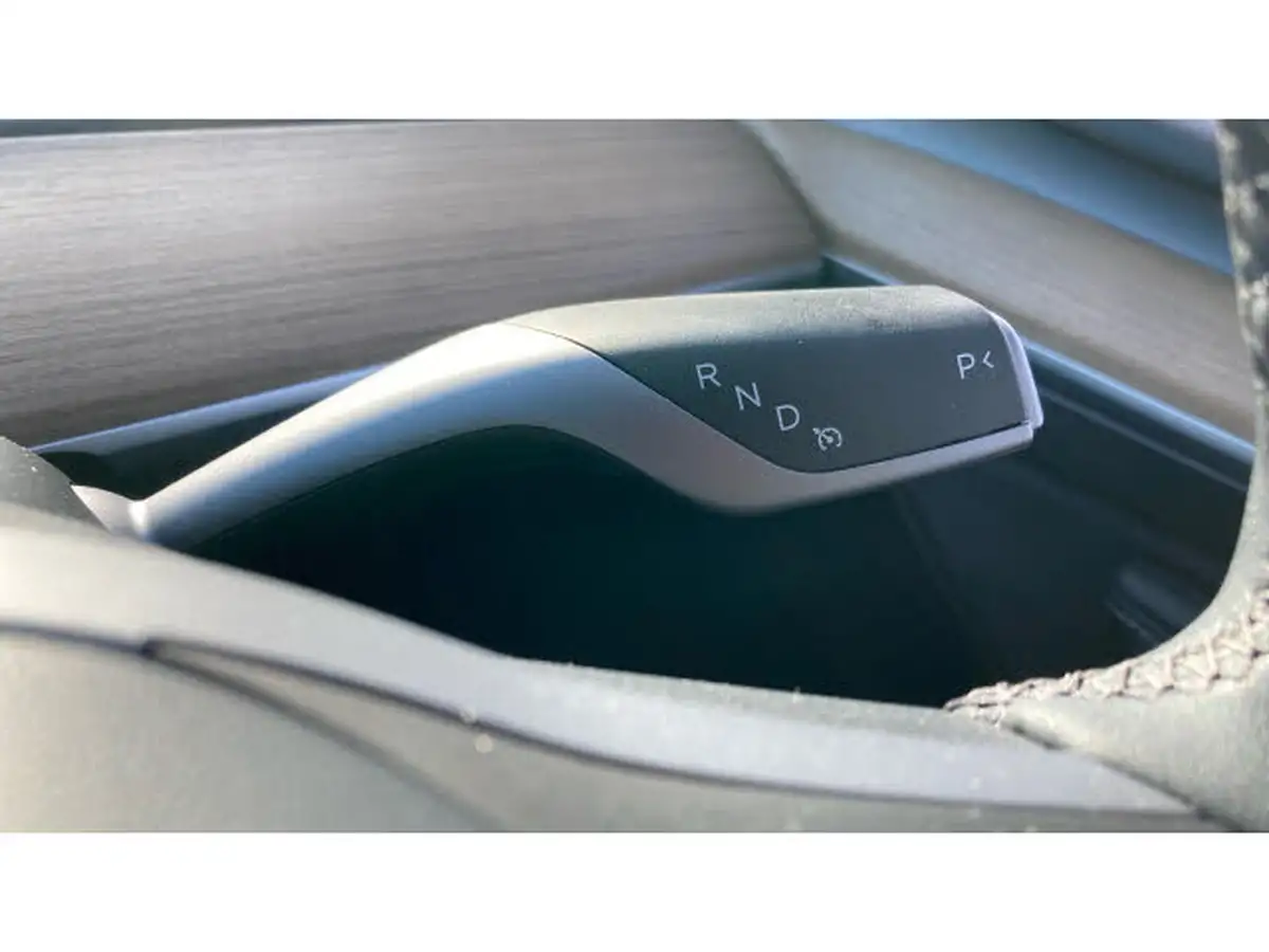 2022-tesla-model-y-e-rwd-big-21