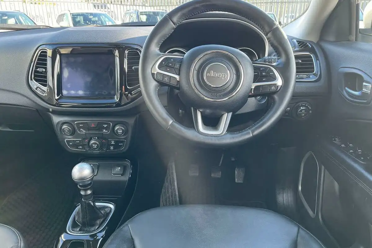 2020-jeep-compass-14-multiair-ii-night-eagle-big-23