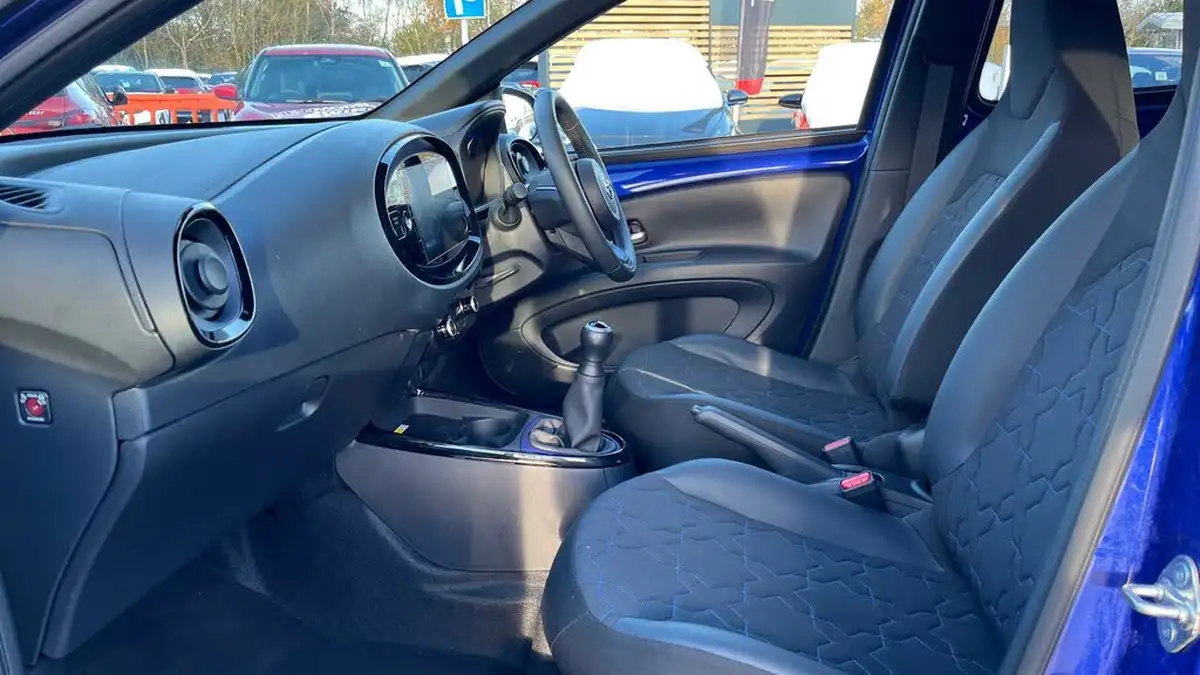 2023-toyota-aygo-x-10-vvt-i-exclusive-big-9
